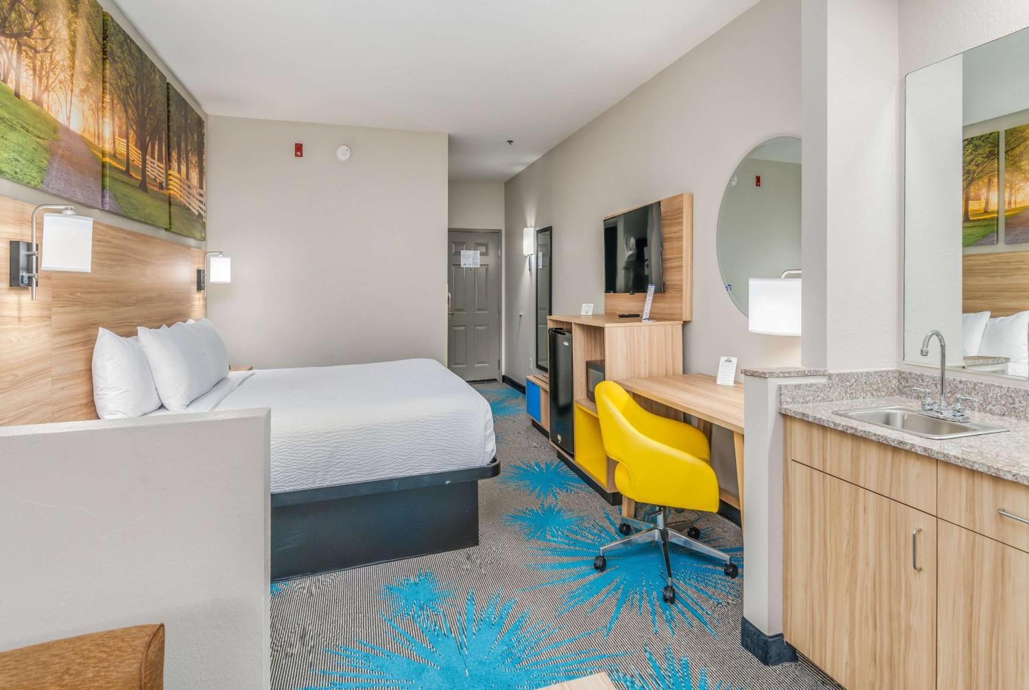 Days Inn & Suites By Wyndham Prattville-Montgomery Ngoại thất bức ảnh